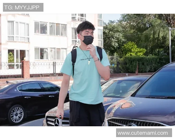 余嘉豪的成长之路：从青涩少年到篮球场上的耀眼明星