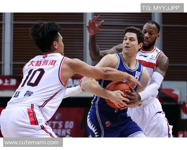 弗雷戴特领衔对决山东队赛场精彩瞬间回顾与分析