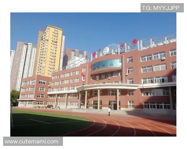 李晓旭的奋斗历程与人生哲学：从平凡到卓越的成长之路