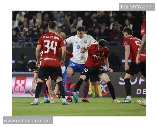 莱万转会巴萨引发拜仁球迷愤怒指责其忘恩负义情绪高涨