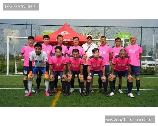 重庆足球队团队协作的力量与魅力探讨 重庆足球队团队协作的力量与魅力探讨