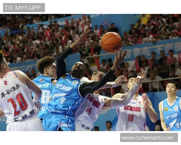 2020CBA辽宁队与新疆队激战回顾精彩瞬间与战术分析