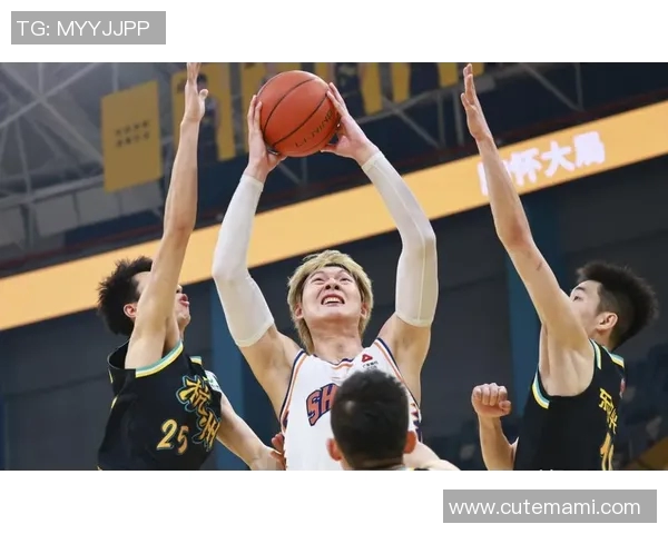 CBA精彩回放广东队对阵同曦队的激烈对决全程回顾与分析 CBA精彩回放广东队对阵同曦队的激烈对决全程回顾与分析