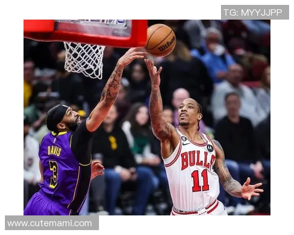 NBA夏季联赛小牛对公牛精彩比赛录像回顾与分析 NBA夏季联赛小牛对公牛精彩比赛录像回顾与分析