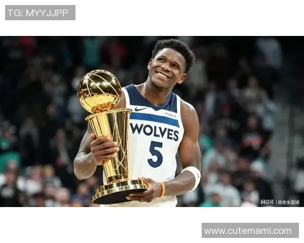 加克波的崛起之路：从青年才俊到足球巨星的蜕变与挑战